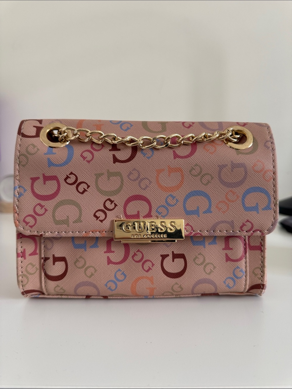 GUESS Multicolor Logo Chain-Accent Crossbody